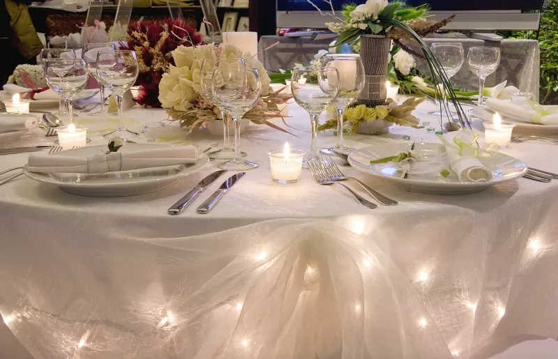 ایده ساده برای بهترین تزیین میز عروسی لوکس